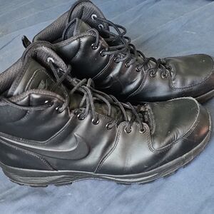 Nike Men's Black Manoa Boots